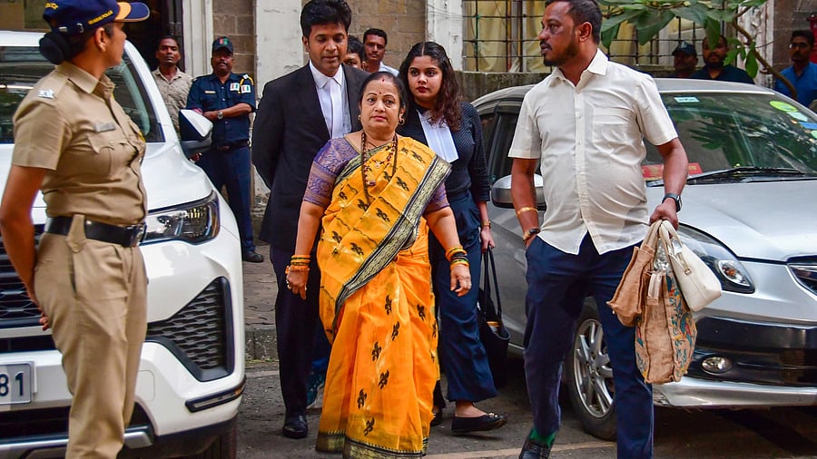 <div class="paragraphs"><p>Former Mumbai Mayor Kishori Pednekar leaves the Enforcement Directorate's office after questioning in connection with the Covid-19 body bag scam case, in Mumbai, Thursday, Nov. 23, 2023. </p></div>