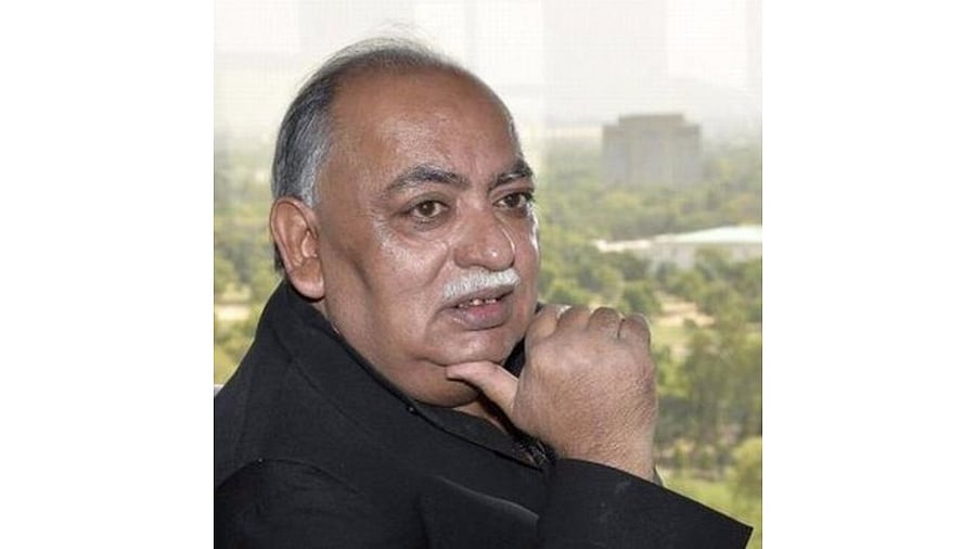 <div class="paragraphs"><p>Munawwar Rana</p></div>