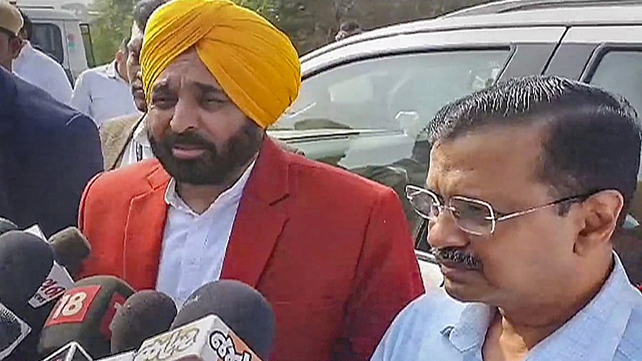 <div class="paragraphs"><p> AAP Convenor Arvind Kejriwal and Punjab Chief Minister Bhagwant Mann.</p></div>