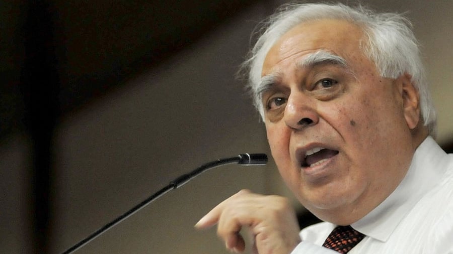 <div class="paragraphs"><p>Kapil Sibal said that the Supreme Court should clarify which petitions it would hear in such circumstances.</p></div>
