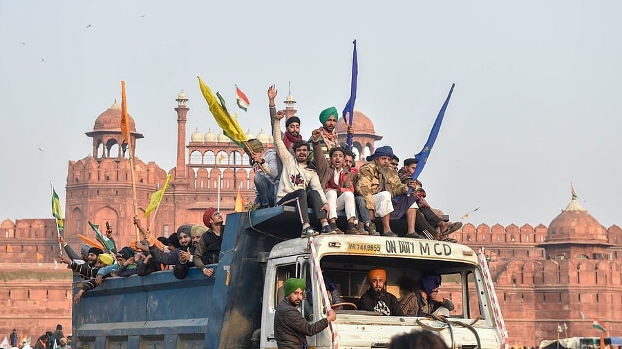 <div class="paragraphs"><p>Heavy security has been deployed at Red Fort since late last night. </p></div>