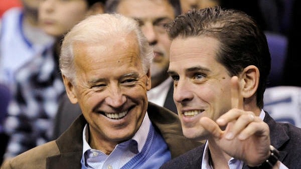 <div class="paragraphs"><p> Joe Biden and his son Hunter Biden.</p></div>