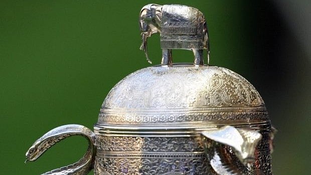 <div class="paragraphs"><p>The Calcutta Cup's trophy</p></div>