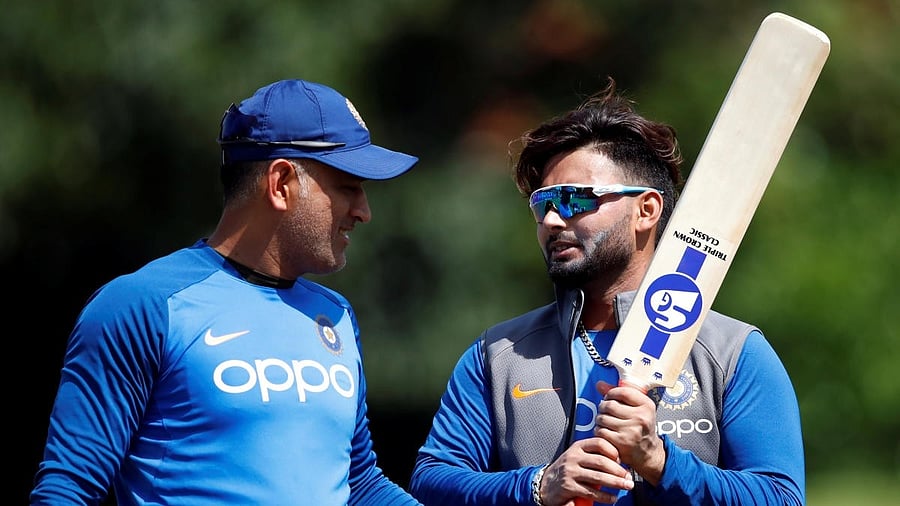 MS Dhoni (L) and Rishabh Pant. (Reuters photo)