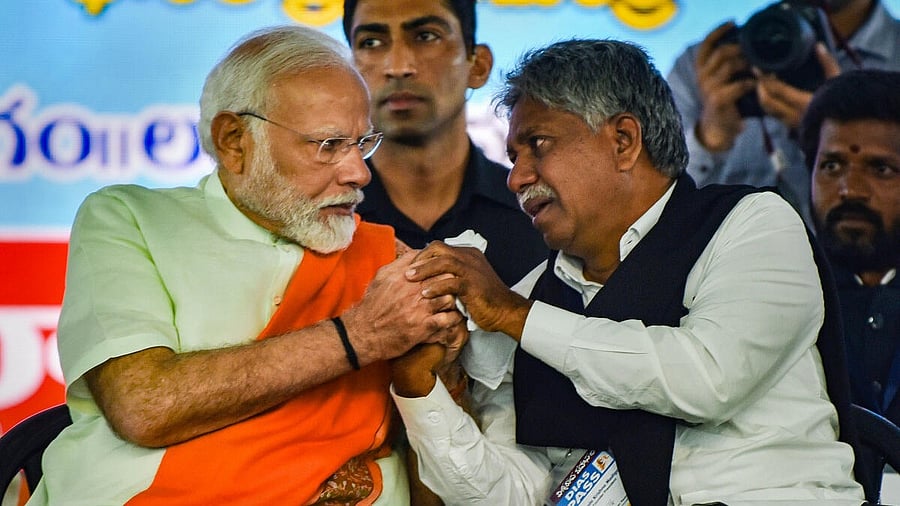 <div class="paragraphs"><p>Prime Minister Narendra Modi consoles Madiga Reservation Porata Samithi chief Manda Krishna Madiga who got emotional during a public meeting in Secunderabad, Telangana, Saturday, Nov. 11, 2023.</p></div>