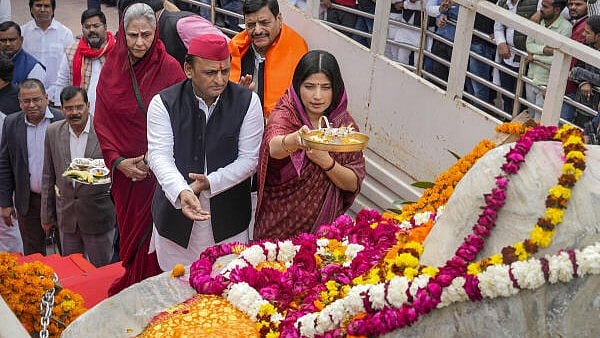 <div class="paragraphs"><p>Samajwadi Party President Akhilesh Yadav with party MP and wife Dimple Yadav offers prayers before Shaligram Shila for Dudheshwar Mahadev Temple, Etawah, in Lucknow, Tuesday Feb. 13, 2024. Samajwadi Party Jaya Bachchan is also seen.</p></div>