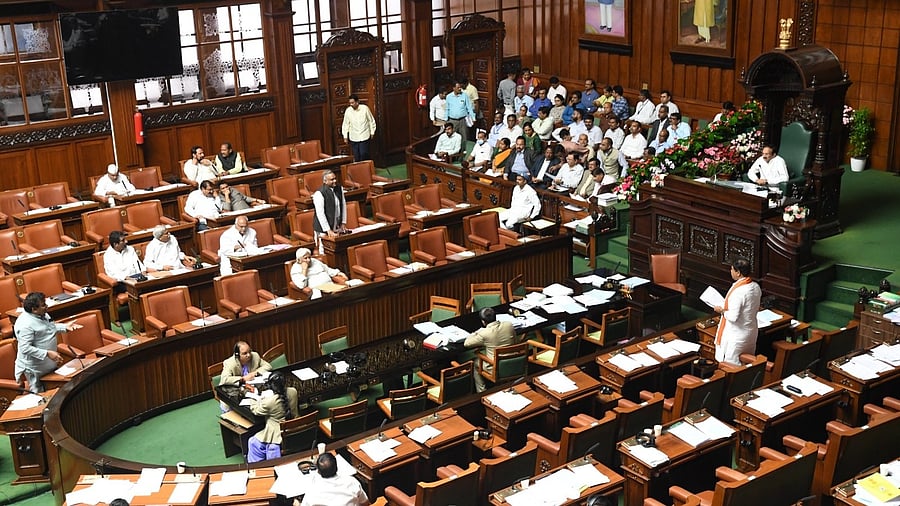 Minister Priyank Kharge and Leader of Opposition R Ashoka in an argument in the Legislative Assembly in
Vidhana Soudha on Wednesday. 