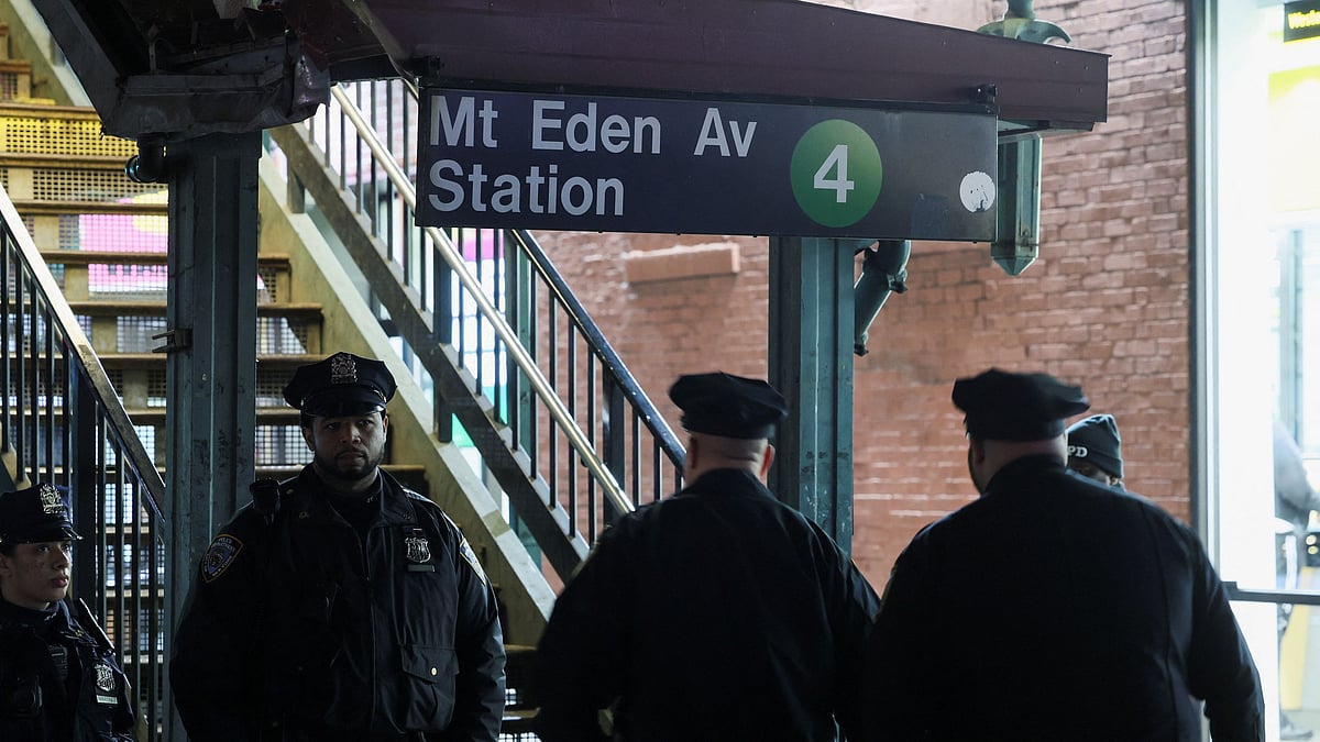 One killed, five injured in New York subway station shooting
