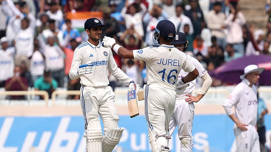<div class="paragraphs"><p>India's Shubman Gill celebrates with Dhruv Jurel after reaching his half century.</p></div>