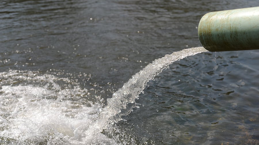 <div class="paragraphs"><p>Representative image showing water flowing into a lake</p></div>