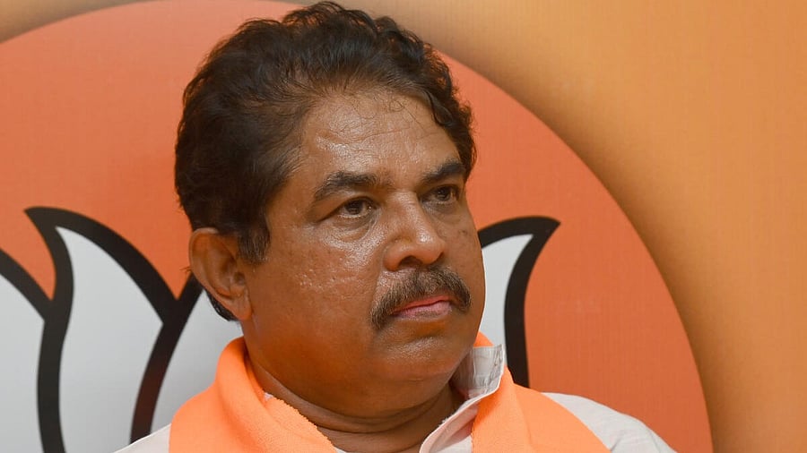 <div class="paragraphs"><p>Leader of the Opposition R Ashoka</p></div>