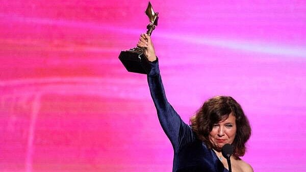 <div class="paragraphs"><p>Kaouther Ben Hania receives the award for Best Documentary for "Four Daughters" during the 39th Film Independent Spirit Awards in Santa Monica, California, U.S. February 25, 2024.</p></div>