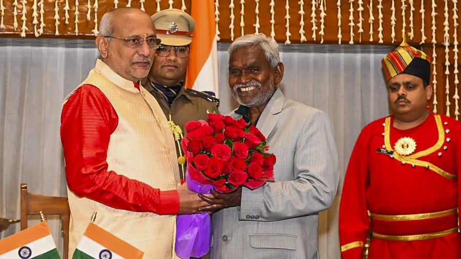 <div class="paragraphs"><p>Ranchi: Jharkhand Governor CP Radhakrishnan greets newly sworn-in Chief Minister Champai Soren </p></div>