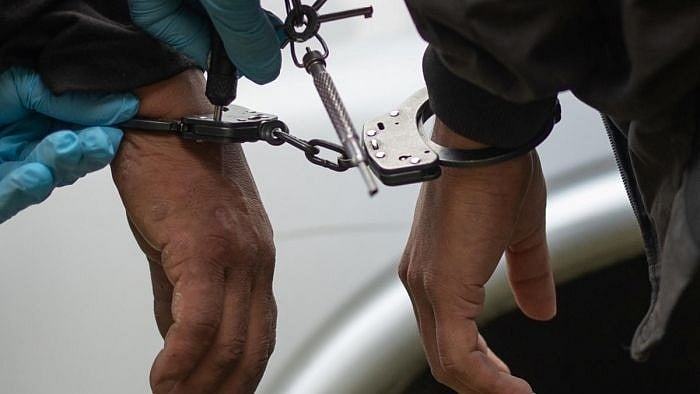 <div class="paragraphs"><p>ATS&nbsp;team&nbsp;arrested&nbsp;Ankur Maurya and Vipin Gupta alias Avneesh, residents of Chintaura area in Ambedkar Nagar district, with&nbsp;fake&nbsp;currency&nbsp;from&nbsp;Varanasi.(Representative image)</p></div>