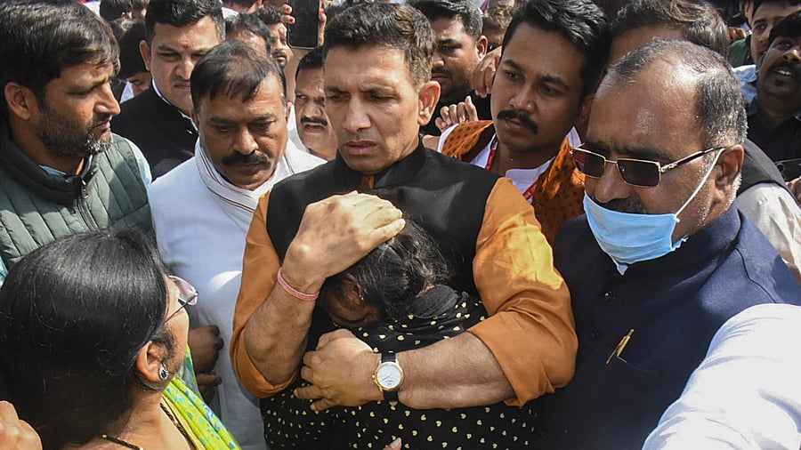<div class="paragraphs"><p>Congress State President Jitu Patwari with party MLAs meets victims during his visit to  the firecracker factory where an explosion and subsequent blaze Tuesday killed at least 11 people and injured 174 others, in Harda district.</p></div>