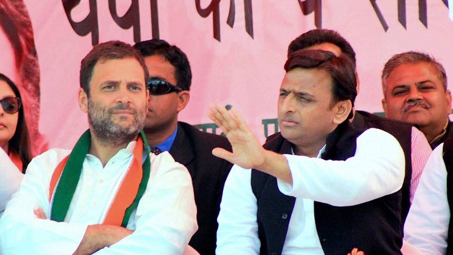 <div class="paragraphs"><p>Congress' Rahul Gandhi and  Samajawadi Party Chief Akhilesh Yadav. </p></div>