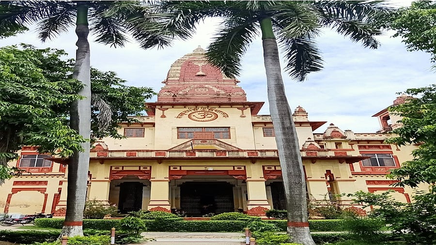 <div class="paragraphs"><p>Banaras Hindu University.</p></div>