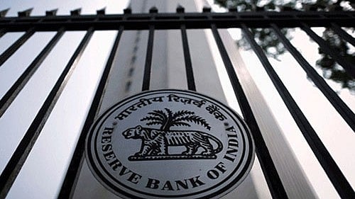 <div class="paragraphs"><p>Erasing all its early gains, the 30-share BSE Sensex fell by 746.62 points to 71,405.38. The Nifty declined 220.95 points to 21,709.55, on Thursday, February 8, 2024.</p></div>