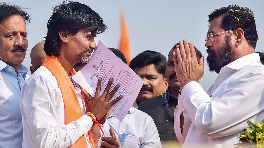 <div class="paragraphs"><p>File photo: Maharashtra Chief Minister Eknath Shinde with Maratha reservation activist Manoj Jarange Patil.</p></div>