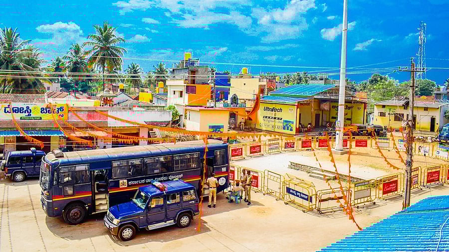<div class="paragraphs"><p>Police security beefed up near the flag mast at Keragodu village in Mandya taluk. </p></div>
