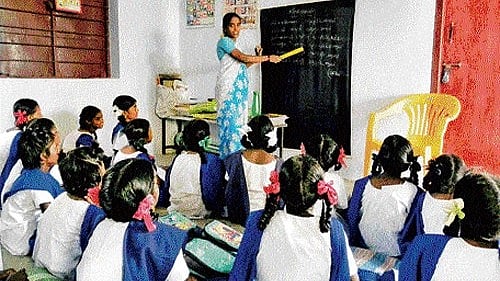 <div class="paragraphs"><p>A representative image of primary school.</p></div>