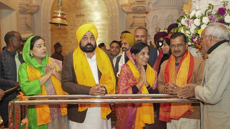<div class="paragraphs"><p>Delhi Chief Minister Arvind Kejriwal and Punjab Chief Minister Bhagwant Mann during a visit to the Ram Temple, in Ayodhya, on Monday.</p></div>