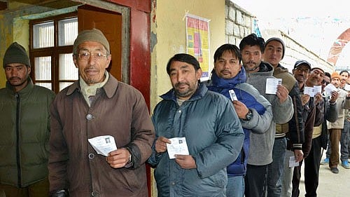<div class="paragraphs"><p>Voters from J&amp;K wait in queue.</p></div>