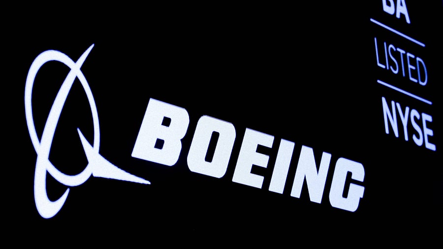 <div class="paragraphs"><p>The Boeing logo.</p></div>