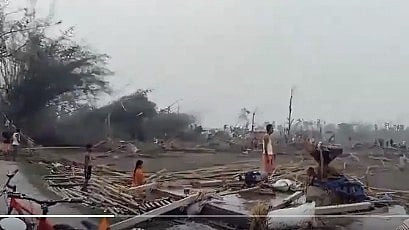 <div class="paragraphs"><p>Huge damage was caused in the storm at Jalpaiguri.</p></div>