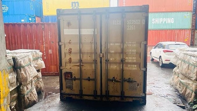 <div class="paragraphs"><p>CBI had seized 25k kilos of yeast mixed with cocaine at Vizag port last year.</p></div>