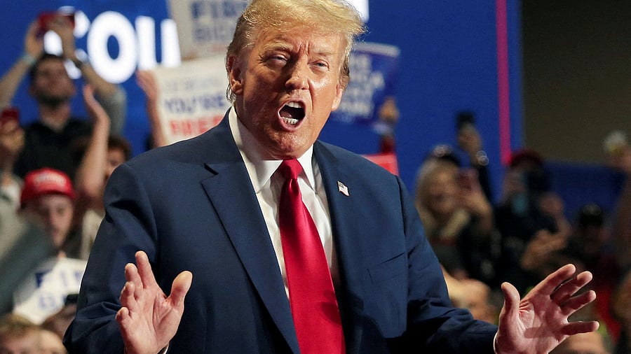 <div class="paragraphs"><p>Donald Trump</p></div>