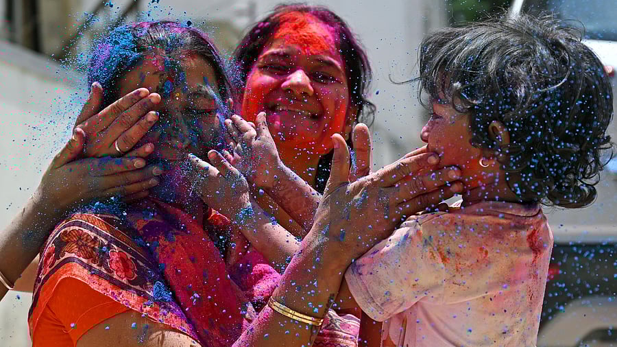 <div class="paragraphs"><p>Doctors used the 'eye irrigation' procedure to flush out colour from the patients' eyes. </p></div>