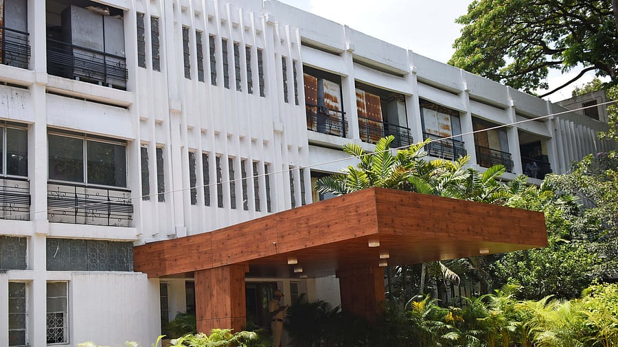 <div class="paragraphs"><p>Representative image of a BDA Complex.</p></div>