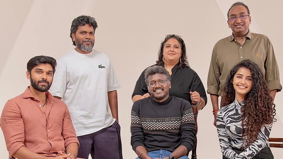 <div class="paragraphs"><p>Mari Selvaraj with&nbsp;Dhruv Vikram and Anupama Parameswaran with the makers Pa Ranjith, Aditi Anand and Sameer Nair.</p></div>