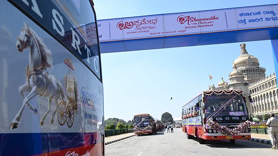 <div class="paragraphs"><p>Ashwamedha Classic buses inducted by the KSRTC. (Representative image)</p></div>