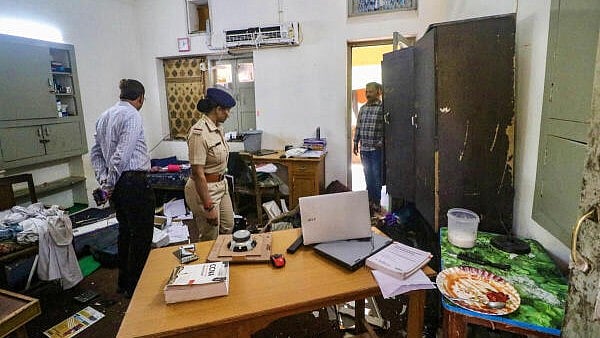 <div class="paragraphs"><p> Police investigate Gujarat University hostel campus where students hailing from different foreign countries were assaulted allegedly by a group of persons over the issue of offering Namaz, in Ahmedabad.</p></div>