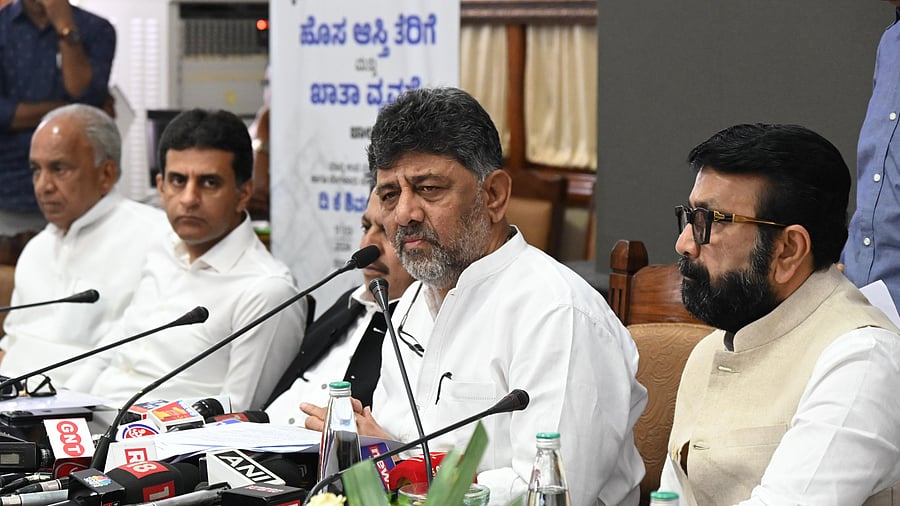 <div class="paragraphs"><p>Deputy Chief Minister DK Shivakumar addresses a press conference regarding 'Nambike Nakshe' at the Vidhana Soudha on Monday. Ministers Zameer Ahmed Khan and Boseraju, BDA President NA Harris and MLA Rizwan Arshad were also present. </p></div>