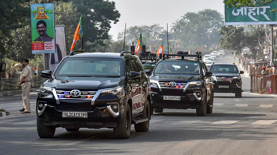 <div class="paragraphs"><p>A representational picture of a convoy</p></div>