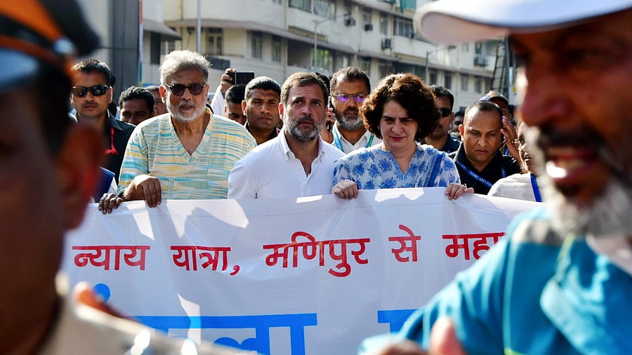 <div class="paragraphs"><p>Mumbai: Congress leaders Rahul Gandhi and Priyanka Gandhi Vadra with the great-grandson of Mahatma Gandhi Tushar Gandhi during the party's 'Nyay Sankalp Padyatra', in Mumbai, Sunday, March 17, 2024.</p></div>