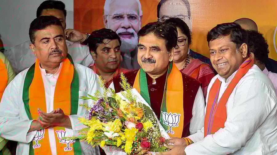 <div class="paragraphs"><p>Kolkata: Former Calcutta High Court judge Justice Abhijit Gangopadhyay joins BJP in the presence of BJP WB President Sukanta Majumdar and Leader of Opposition in State Assembly Suvendu Adhikari, at BJP office, in Kolkata, Thursday, March 7, 2024. </p></div>