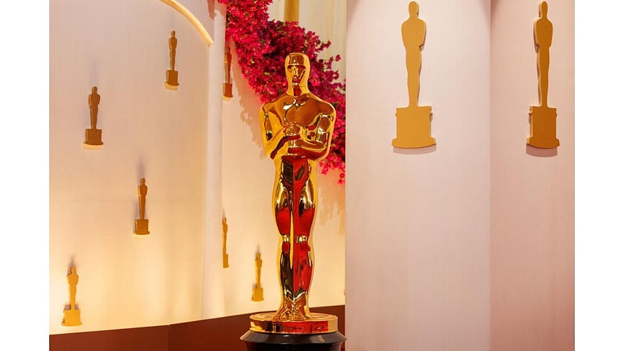 <div class="paragraphs"><p>A picture of an Oscar Award statue.</p></div>