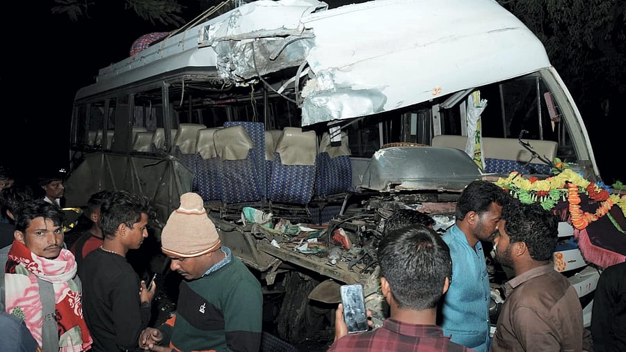 <div class="paragraphs"><p>The bus was headed for Nagpur from Prayagraj when it collided with the parked stone-laden dumper truck around 11 pm on Saturday near the Nadan Dehat police station, about 25 km from the district headquarters.</p></div>
