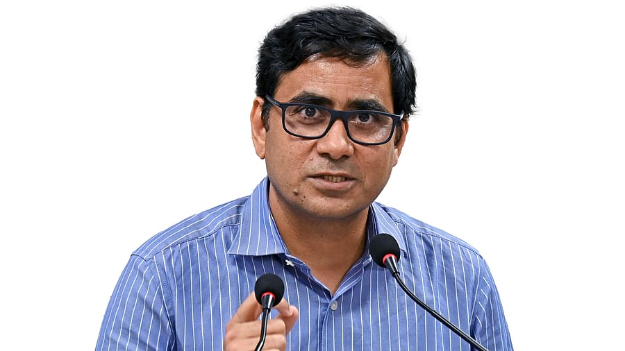 <div class="paragraphs"><p>Chief Electoral Officer of Karnataka Manoj Kumar Meena addresses a press conference on the upcoming general elections, at Chief Electoral Office, in Bengaluru on Saturday, March 16, 2024. </p></div>