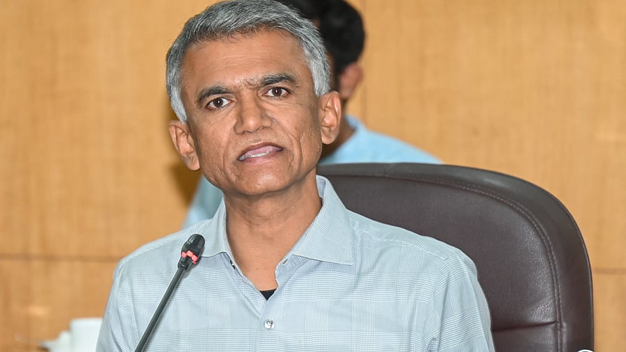 <div class="paragraphs"><p>Krishna Byre Gowda, Revenue Minister speaking at press conference regarding drought in  Karnataka. </p></div>