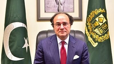 <div class="paragraphs"><p>Pakistan Finance Minister Muhammad Auangzed.</p></div>