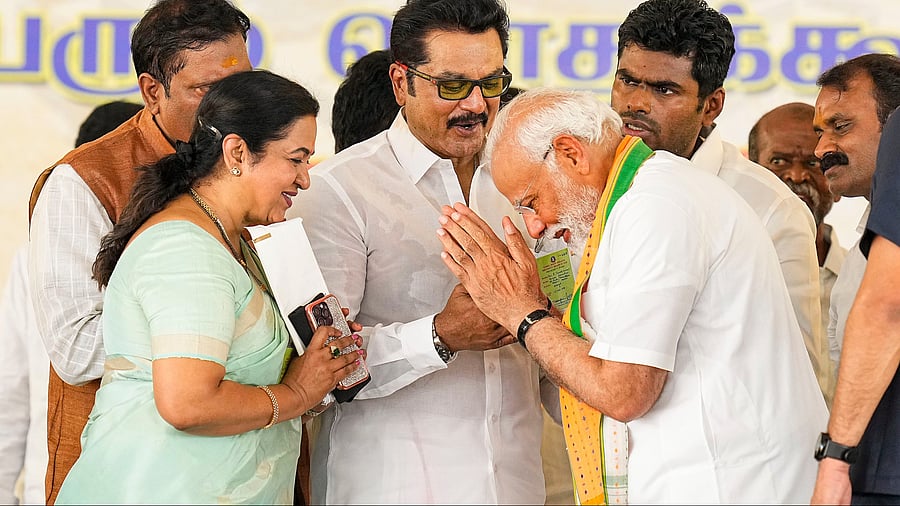 <div class="paragraphs"><p>Prime Minister Narendra Modi and Sarath Kumar during a public meeting.</p></div>