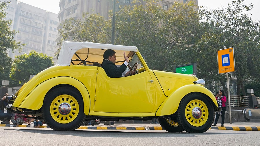 <div class="paragraphs"><p>Vintage car</p></div>