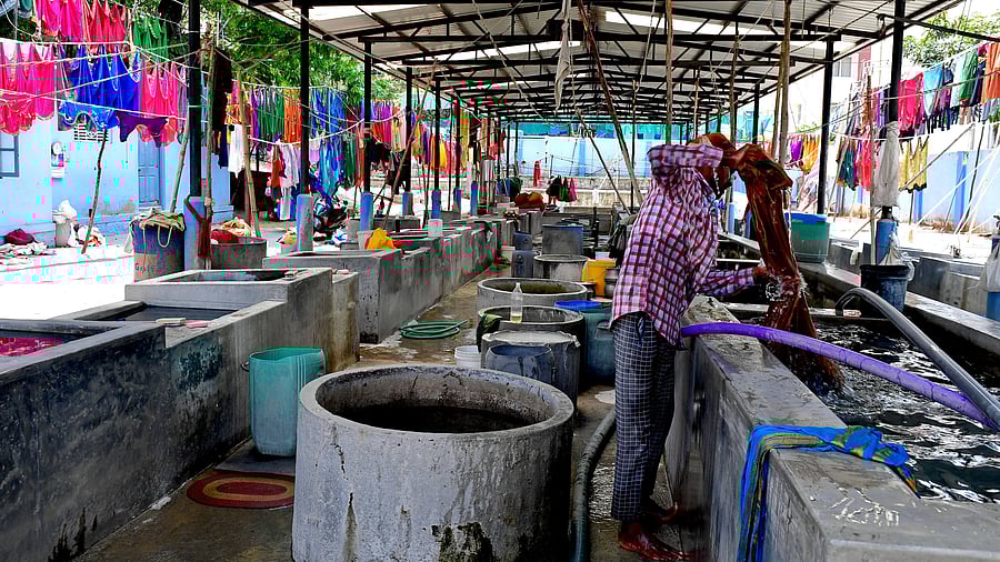 <div class="paragraphs"><p>The Rajajinagar dhobi ghat. Workers here say they depend on just one borewell. </p></div>