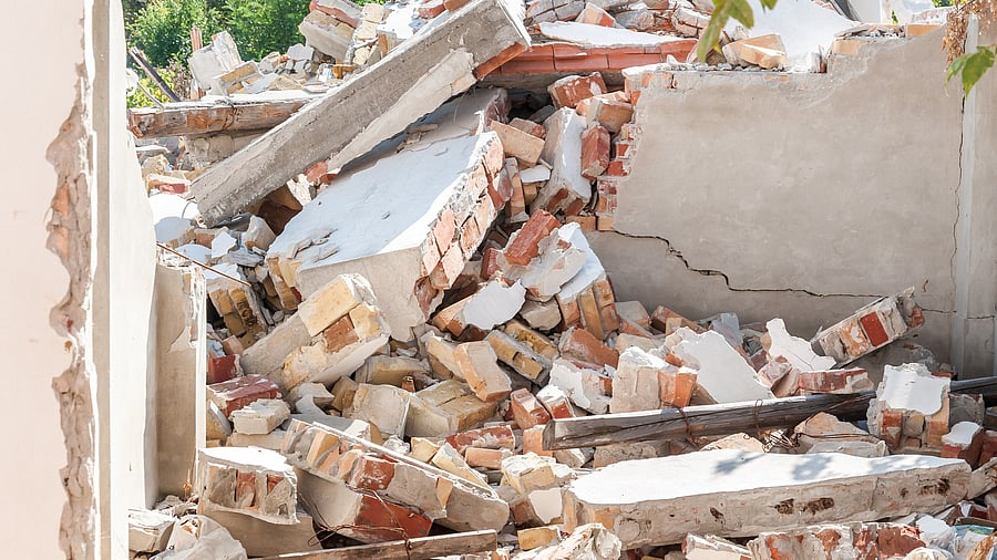 <div class="paragraphs"><p>Representative image of a collapsed house.</p></div>