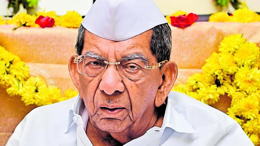<div class="paragraphs"><p>MLA Shamanur Shivashankarappa</p></div>